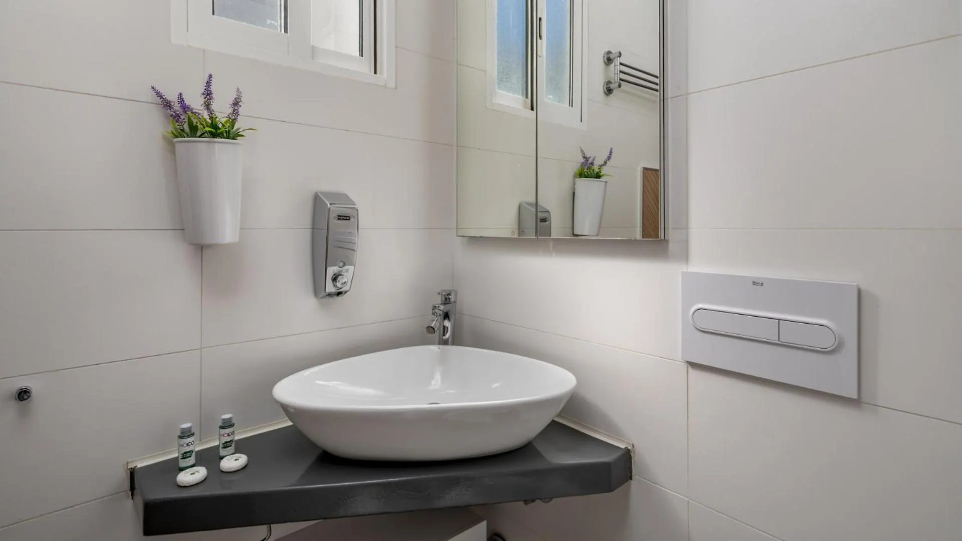 Sunny Serenity 200M From Beach Fuengirola Apartment